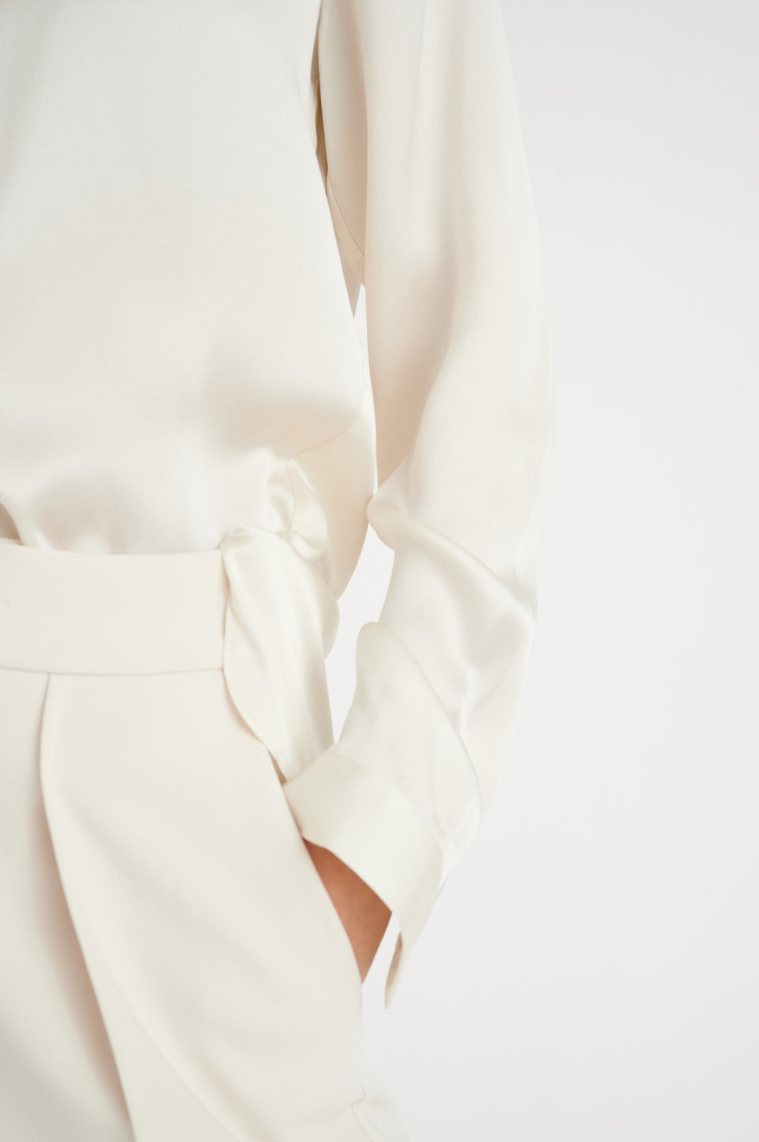 leonore shirt premium whisper white