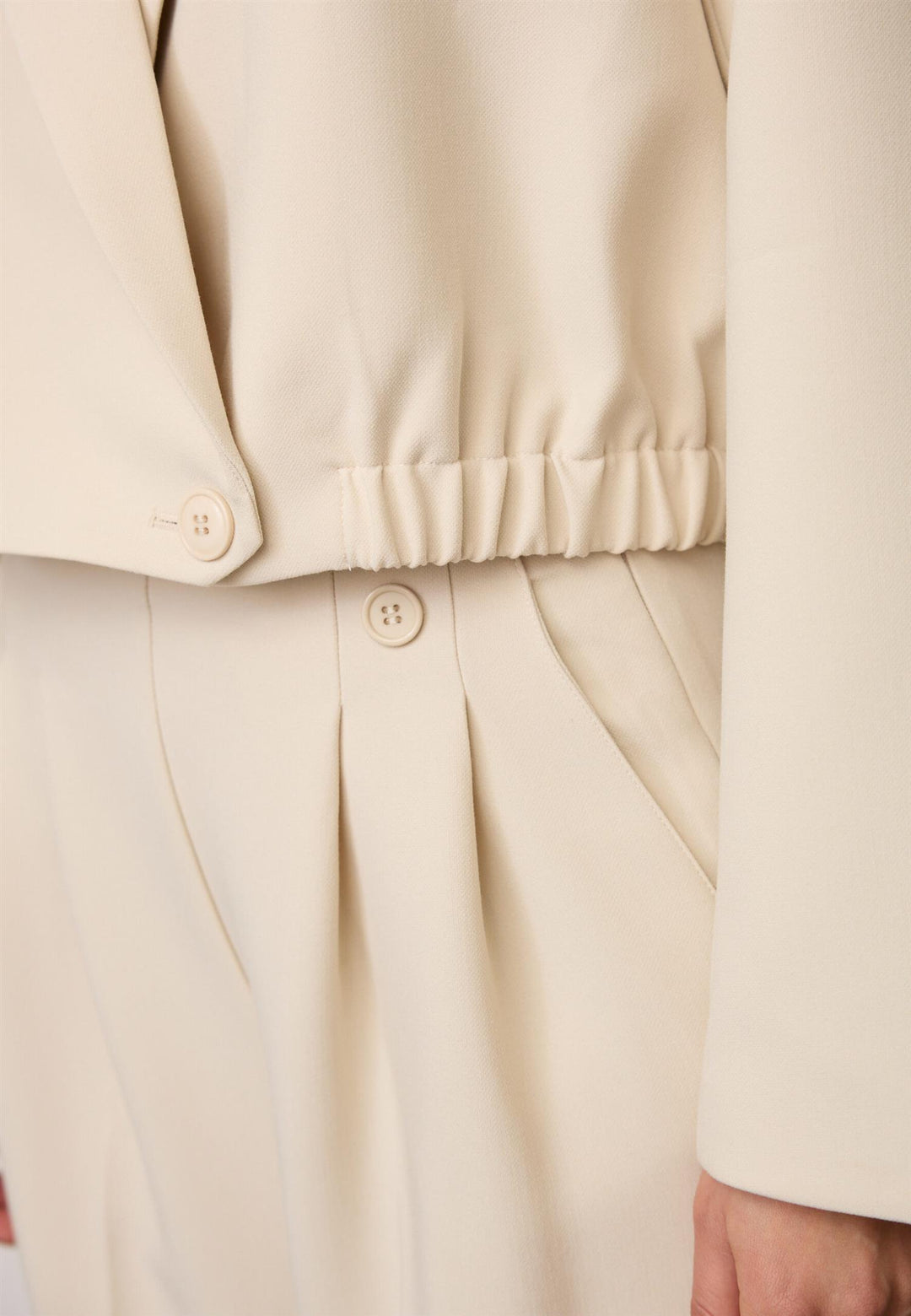 Acile Crop Blazer