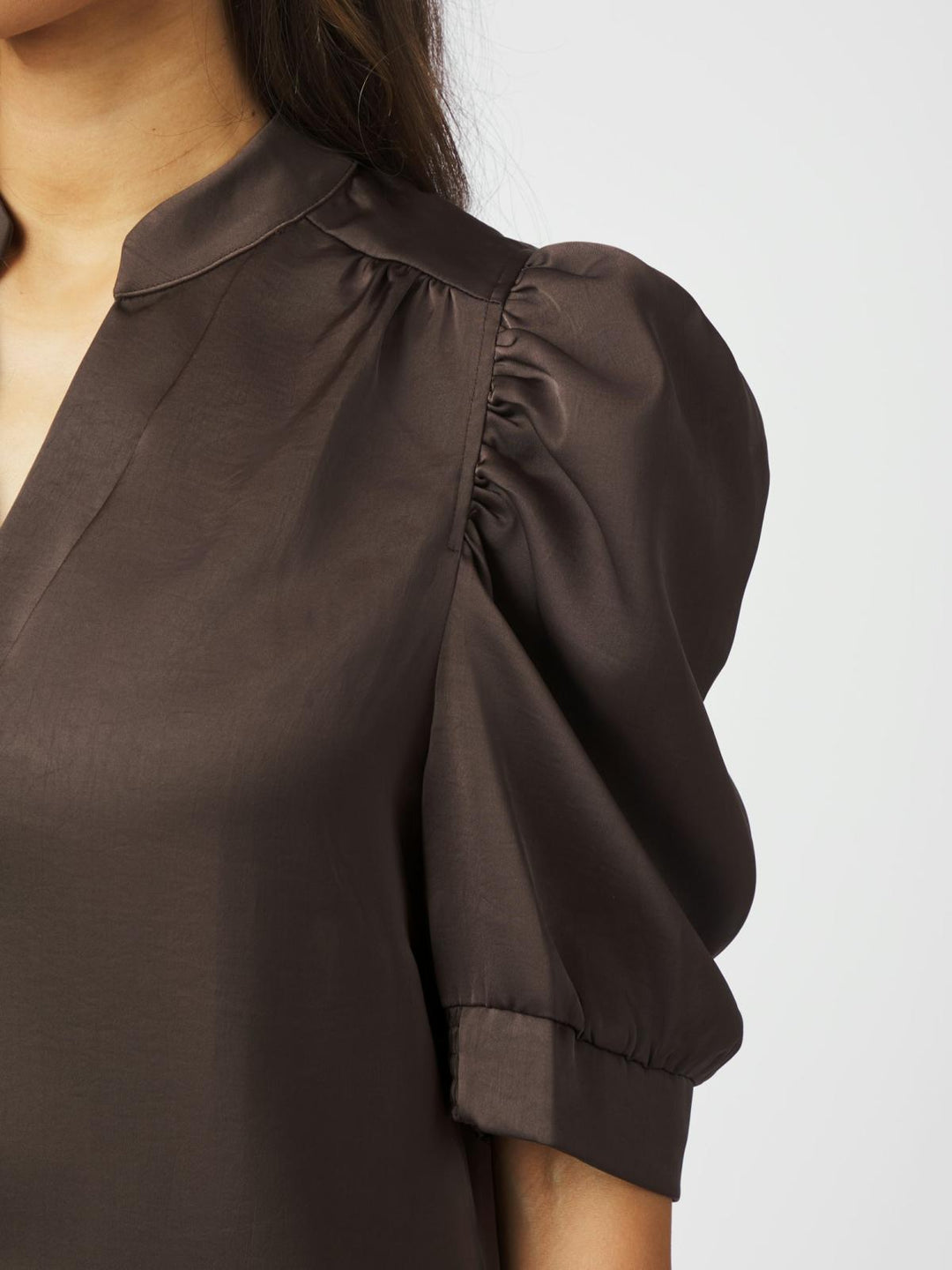 Roella heavy sateen bluse