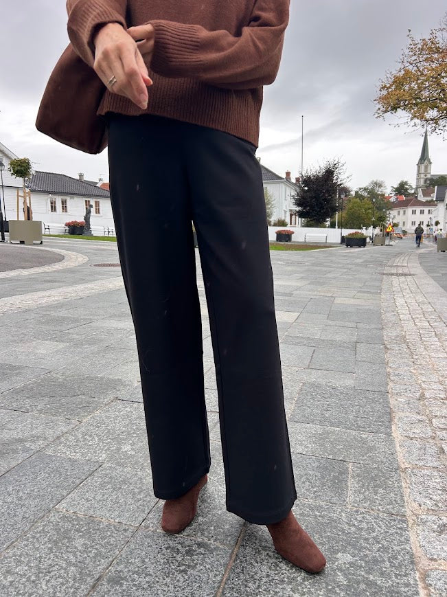 Tailored ponte relaxed trouser black