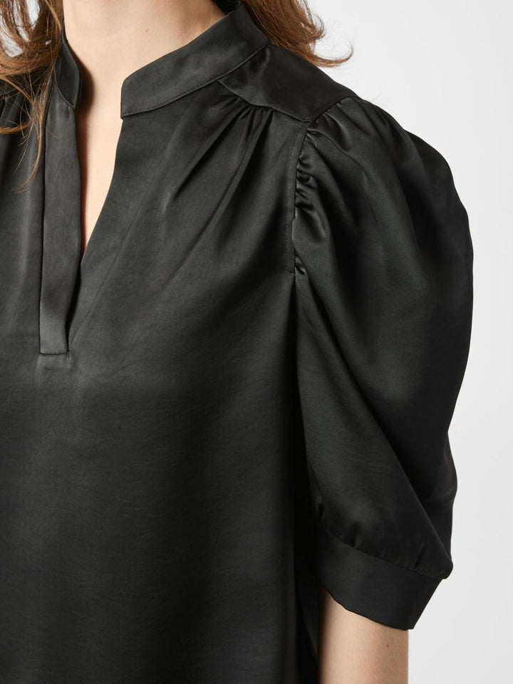 Roella heavy sateen bluse