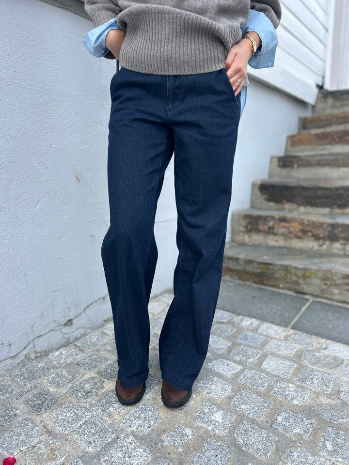 The lara pant dark blue