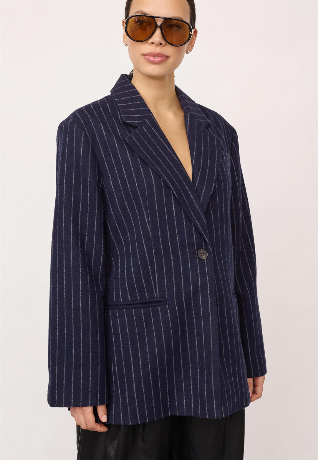 Naida pin power blazer