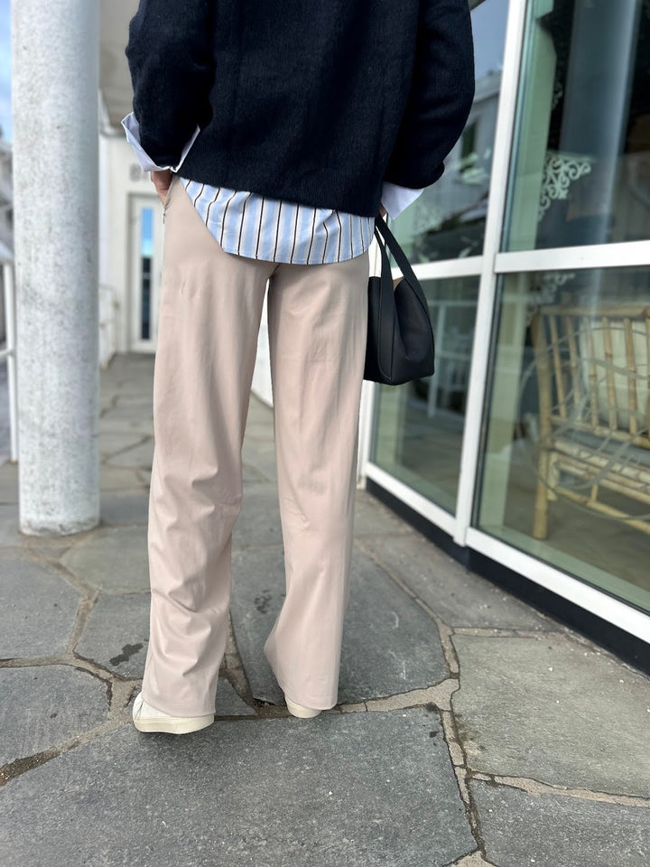 Asana Relaxed Straight Pant