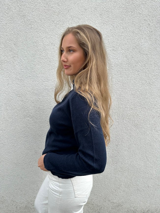 Martine genser navy