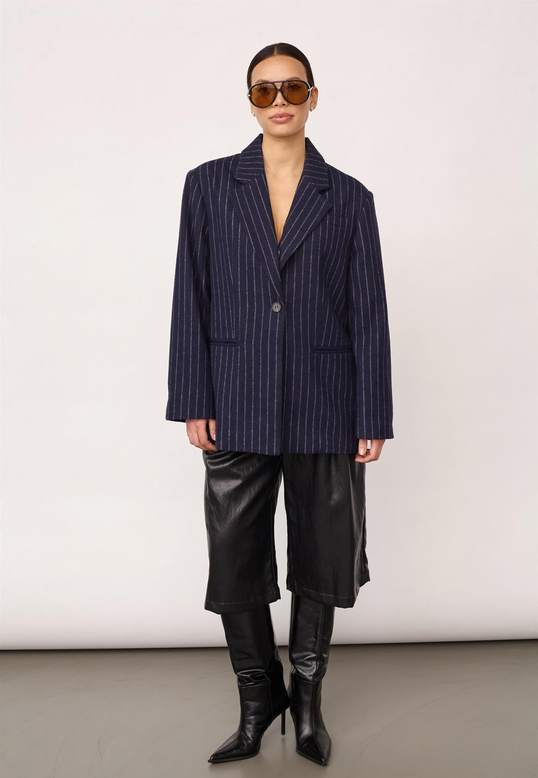 Naida pin power blazer