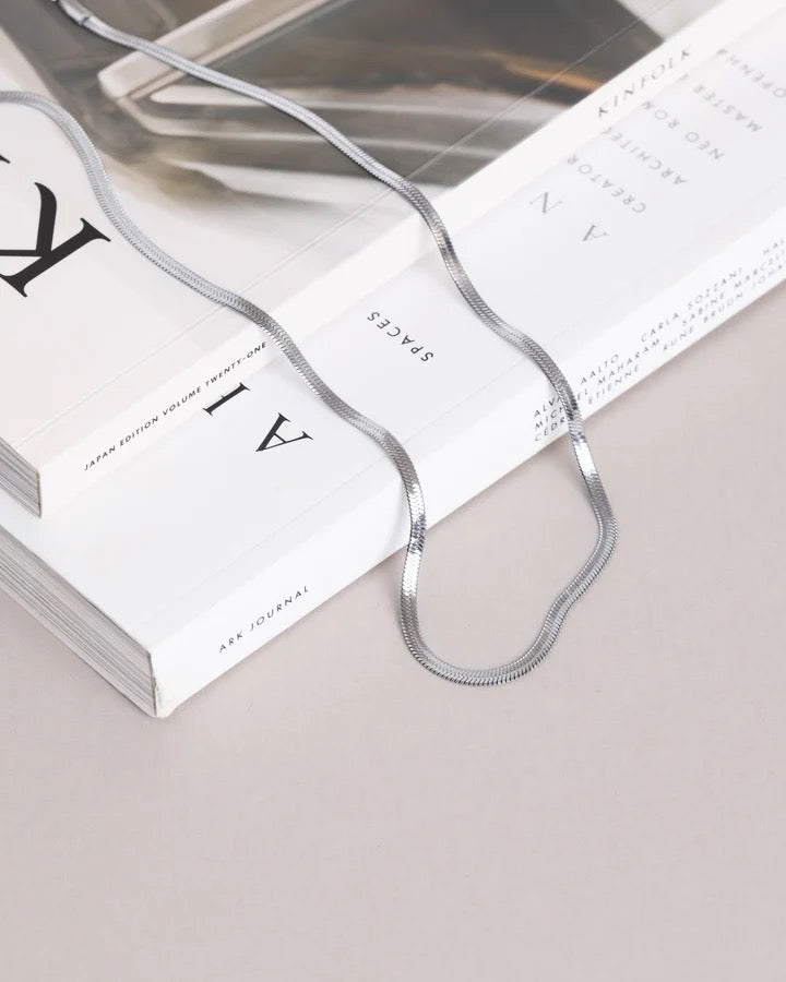 Thin snake necklace silver