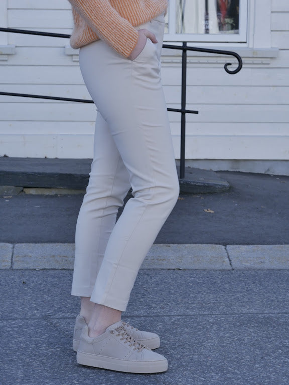 Kylie Crop 238