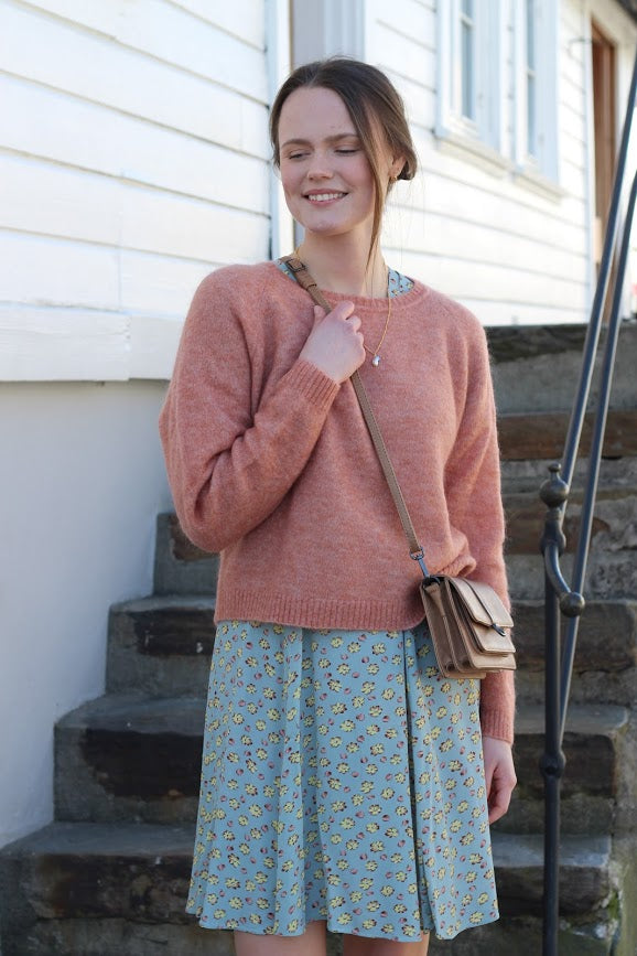 Brook loose strikkegenser