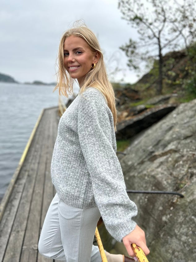 Magalie Light Grey genser
