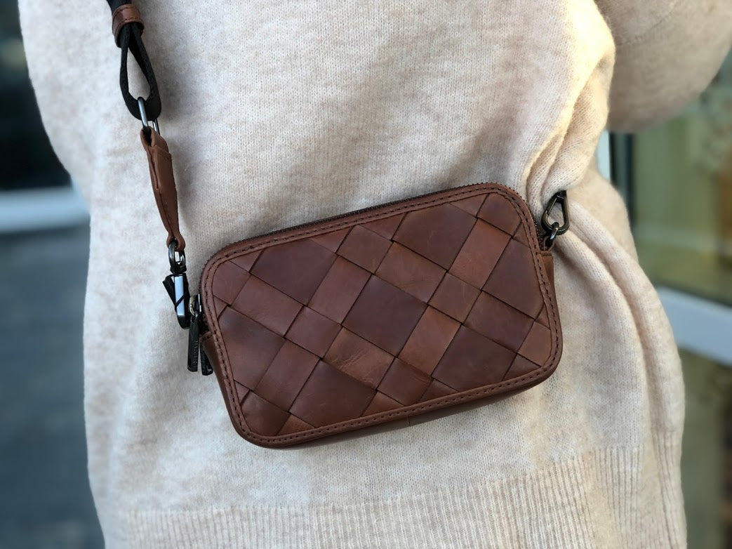 Ena crossbody bag