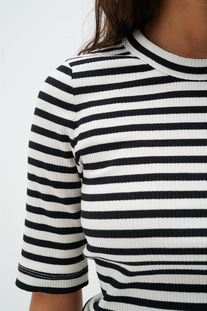 Dagna Striped T-skjorte