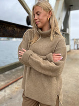 Alwyn Soft Brown genser